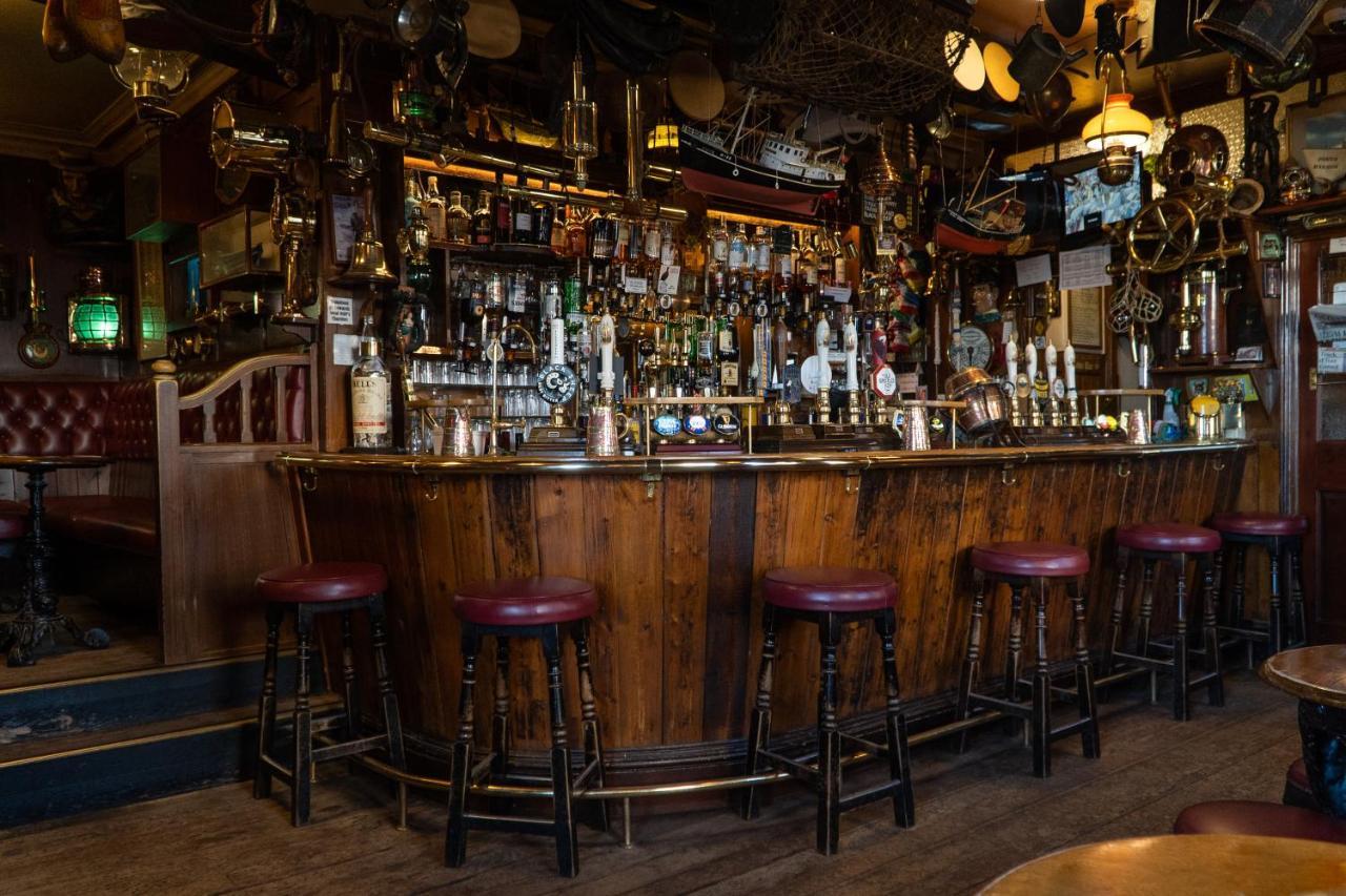 The Olde Ship Inn Seahouses Kültér fotó